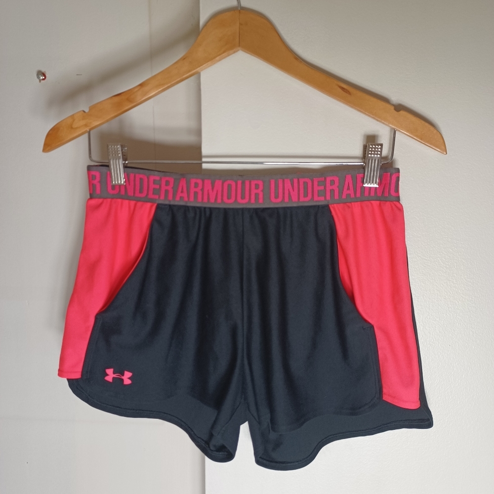 Under Armour Women's Sz M Athletic Shorts